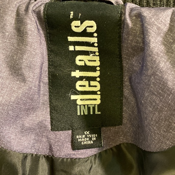 Woman’s winter coat size 1X. - Picture 6 of 8